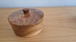 Holzschale mit Deckel, handgemacht