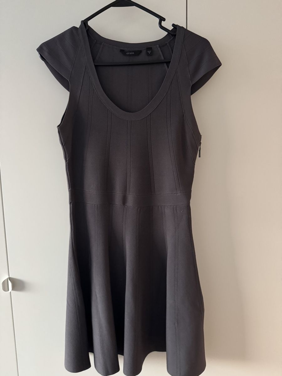 Guess Kleider: Guess Dress Grey color  – Neu (gemäss Beschreibung) aus Morges von melz_28