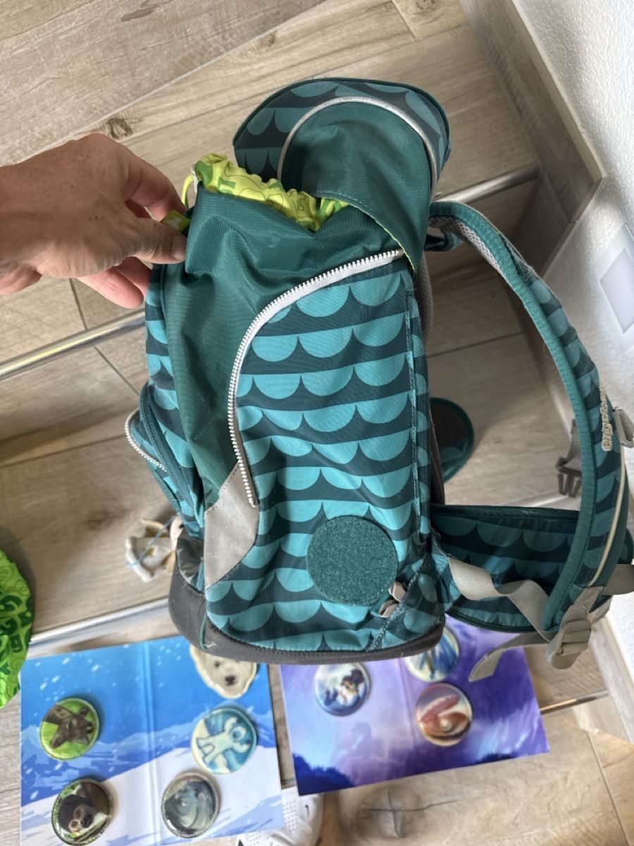 Ergobag Sacs & sacs à dos: Ergobag Rucksack blau-grün mit Anhänger und Buttons – D'occasion à Oberrohrdorf par einzelgarage 5