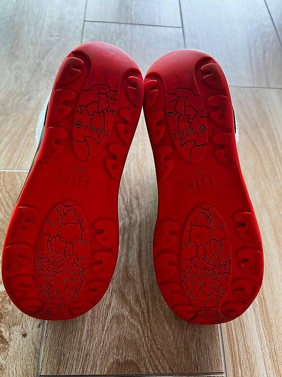 Damenschuhe: UIN Navarra boots – Gebraucht aus Vacallo von mar_hk7x 2