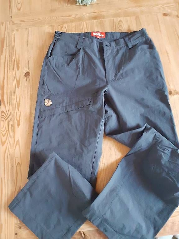 Fjällräven Pantaloni: FJÄLL RÄVEN Hose 40 – Usato da Brittnau venduto da Gismo2012