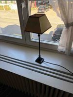 Tischlampe dunkel