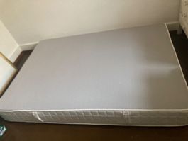 Matratze 140x200 cm hellgrau guter Zustand, Flecken