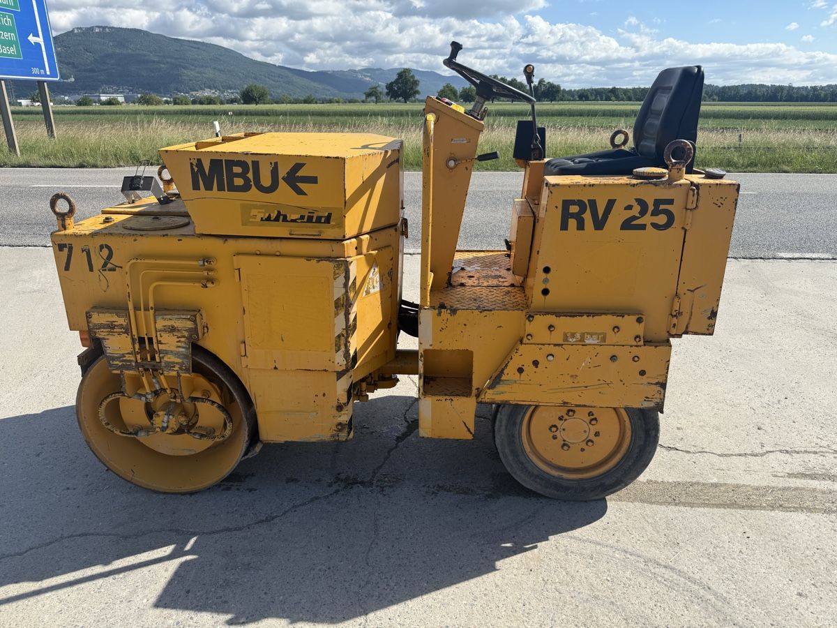 Bomag Tutte le macchine: Zweirollen Walze Kombiwalze – Usato da Niederbipp venduto da baggerch 8