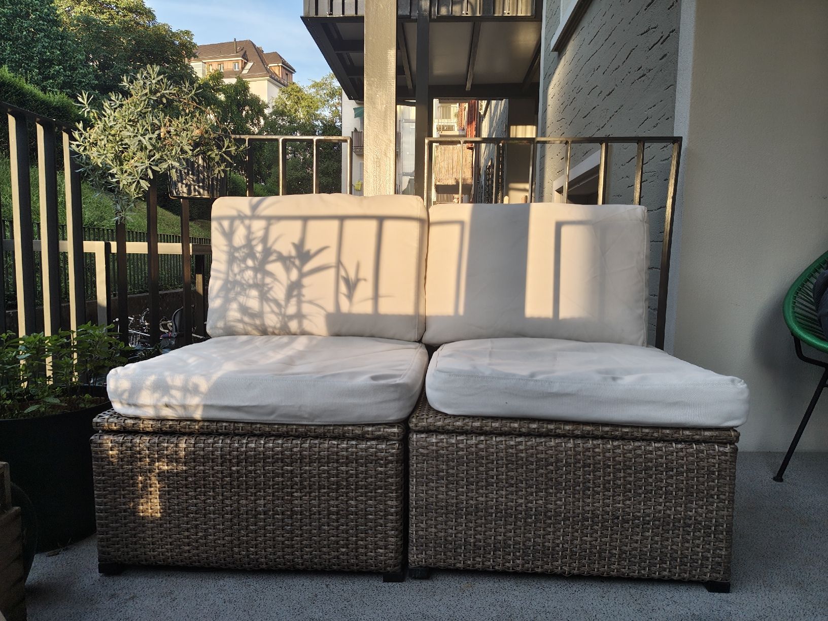 Ikea Divani: Garten Lounge IKEA 2er Sofa mit Kissen – Usato da Zürich venduto da jac_qw7q 1
