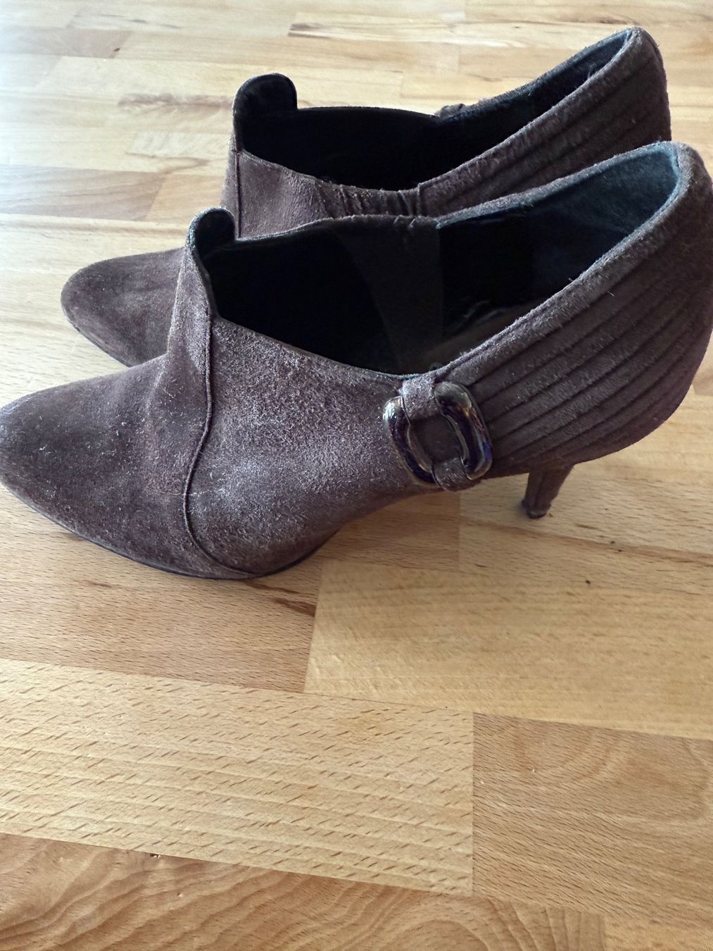 Armani Damenschuhe: GIORGIO ARMANI DAMENSTIEFEL – Gebraucht aus Zürich von heb_c9cj 1