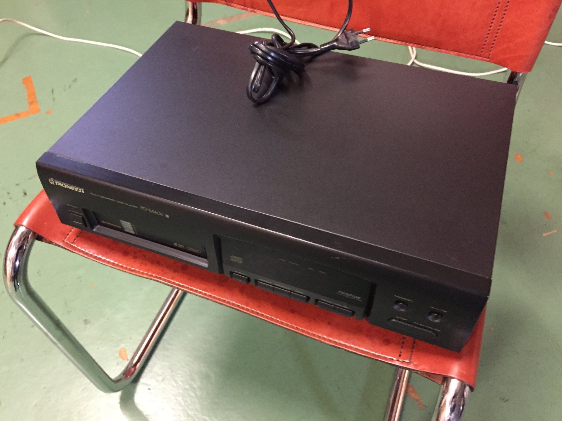 Pioneer Multimediaplayer & Streamer: Pioneer PD-M406 Multi CD Player (6-Disc) – Defekt aus Spiez von  1