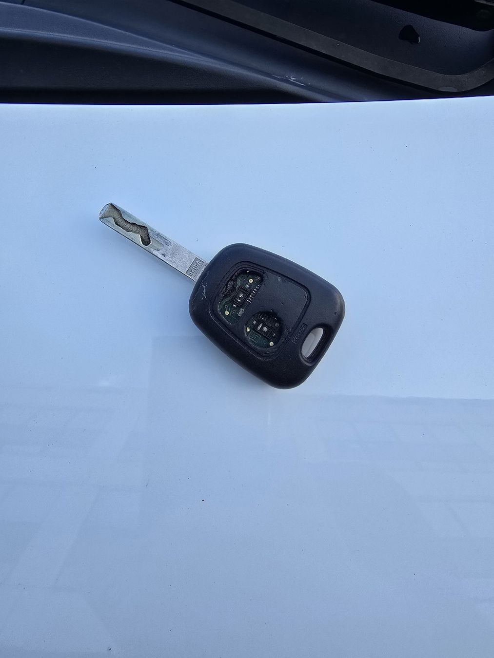 Peugeot Automobili: Peugeot 107 – Difettoso da Thal venduto da AC92 9