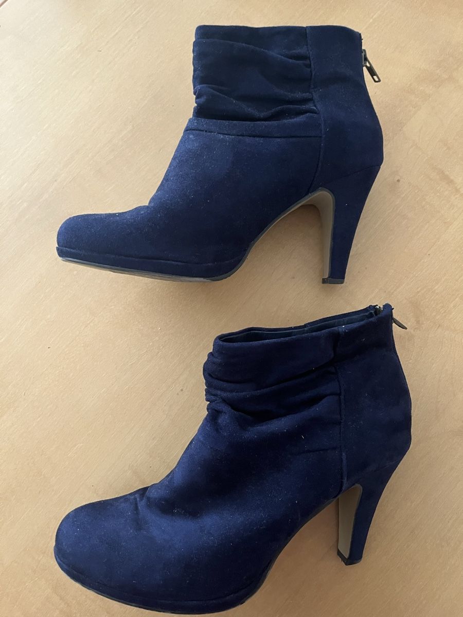 Scarpe da donna: Dunkelblaue Stiefelette Anna Field – Usato da Basel venduto da tiadolma