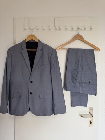 Herren Anzug H&M Slim Fit blau, Sakko EUR 50, Hose EUR 48