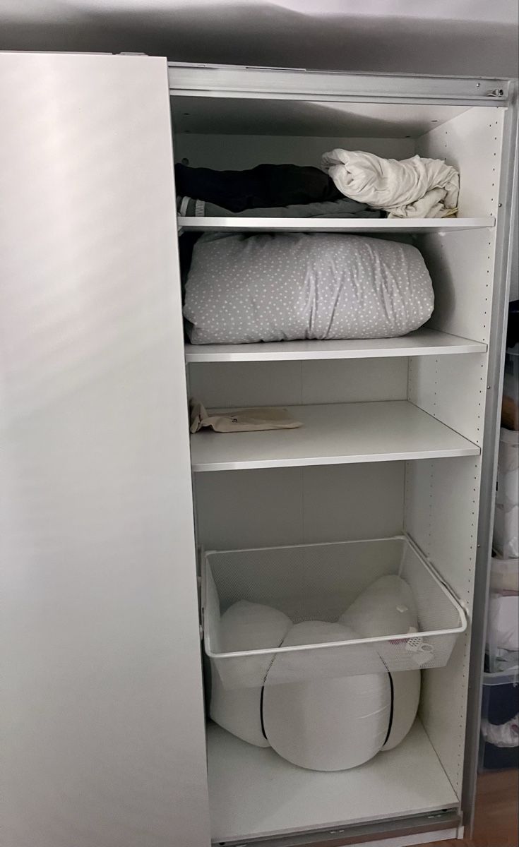 Ikea Armadi: KleiderSchrank günstig zu ersteigern – Usato da Ebnat-Kappel venduto da Privat1935 2