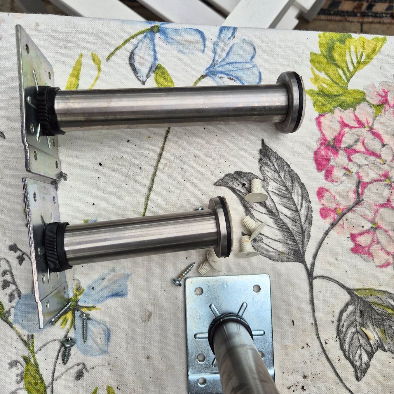 Ikea Altri mobili: Ikea Füsse 4 Stück – Usato da meisterschwanden venduto da ursm03 1