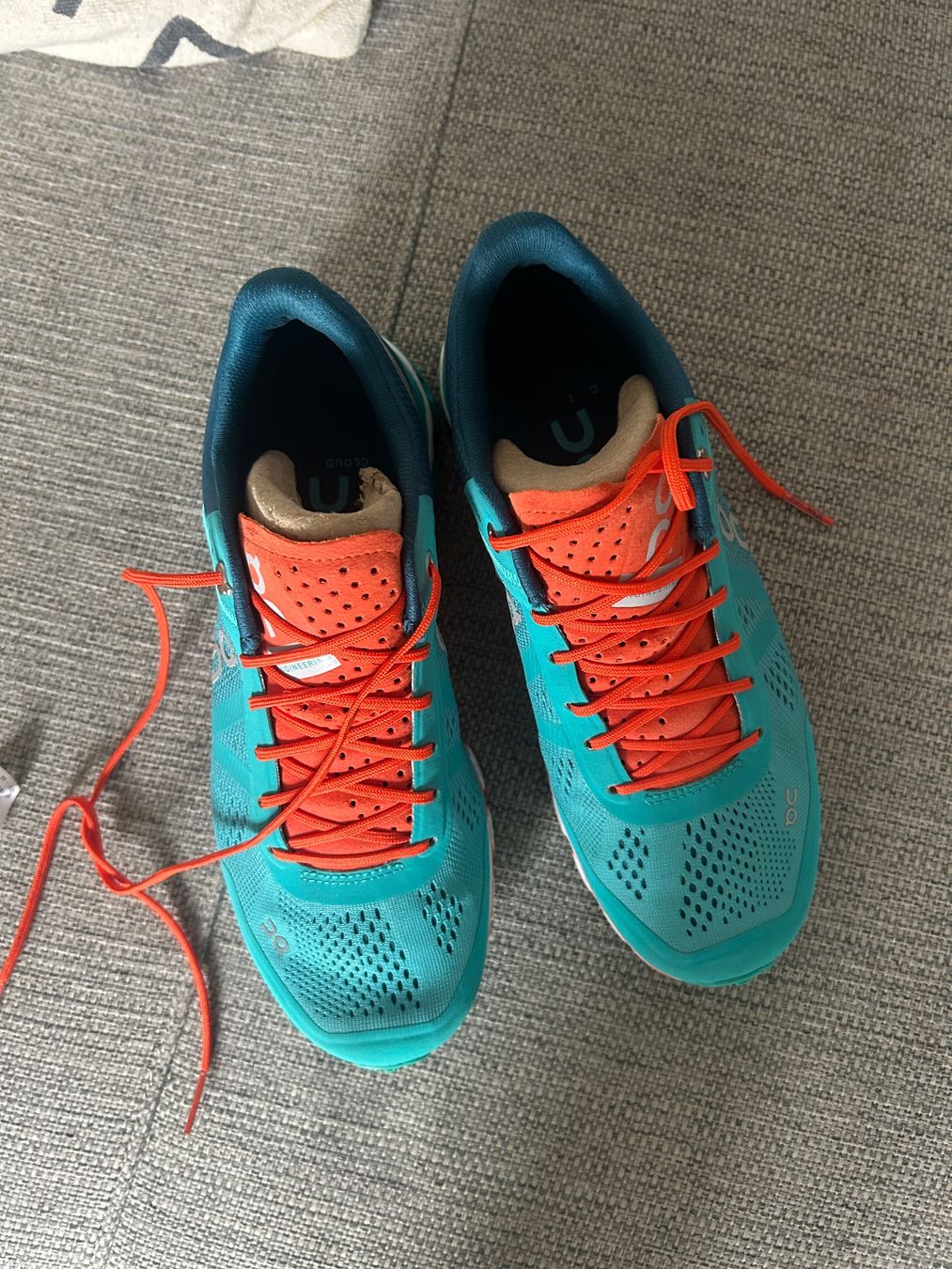 On Scarpe da donna: On Cloudflow Schuhe - Gr. 37 – Nuovo (secondo la descrizione) da Illnau venduto da Monkky 8