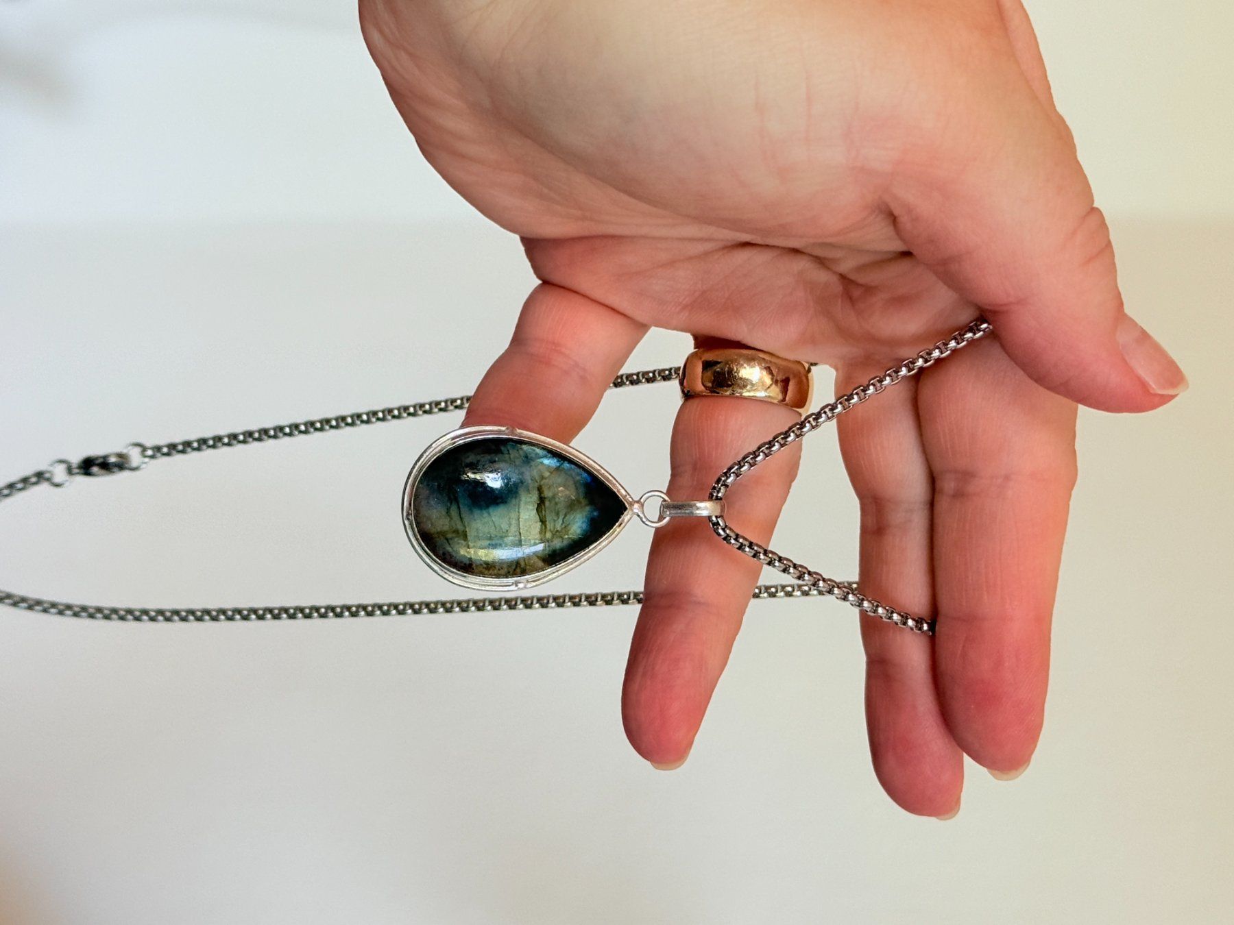 Catenine: Collier Labradorite Pendentif Goutte Unique – Nuovo e nell'imballaggio originale da Genève venduto da AWWA 7