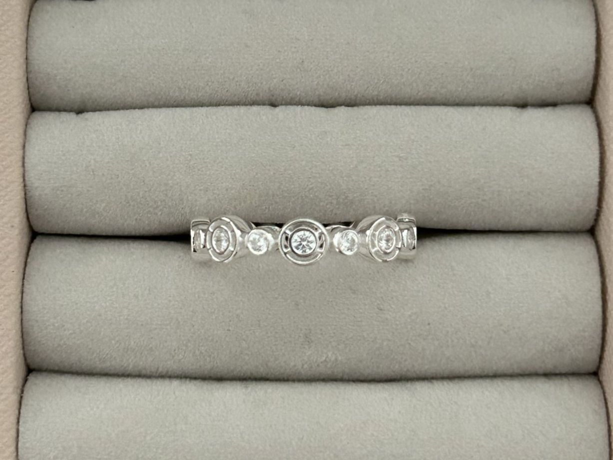 Thomas Sabo Anelli: Original Thomas Sabo Ring Kreise mit weissen Steinen Silber – Nuovo (secondo la descrizione) da Rheinfelden venduto da Boutique_Luxe