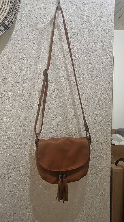Taschen für Damen: Sac a main cuire – Gebraucht aus Prangins von man_s5pp