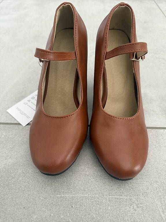 Chaussures femmes: Braune High Heals – D'occasion à Zürich par ama_j5cz