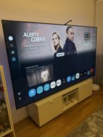 Samsung 98’ 4k Ultra hd cyrstal tv