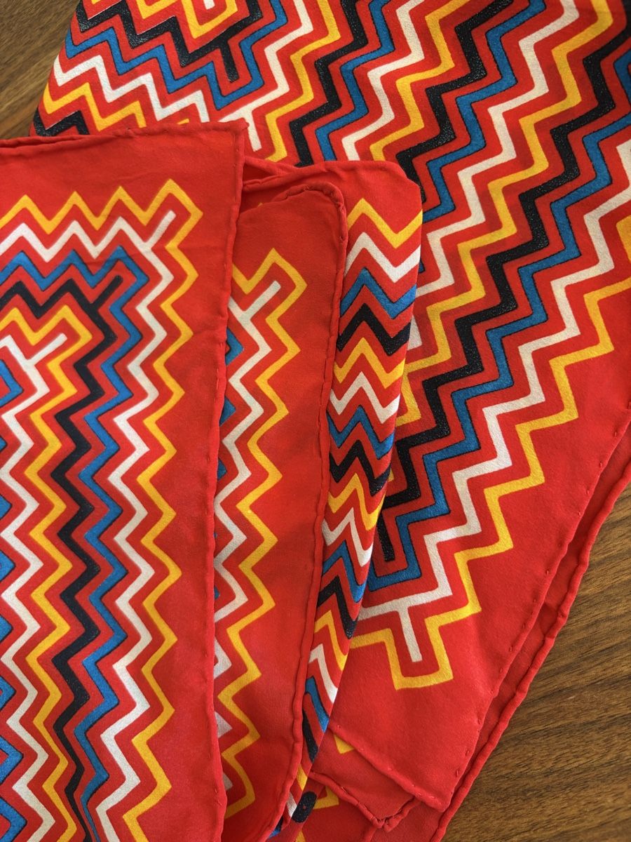 Saint Laurent Foulard & Sciarpe: Foulard Seide YSL – Usato da Winterthur venduto da san_wd8j 5
