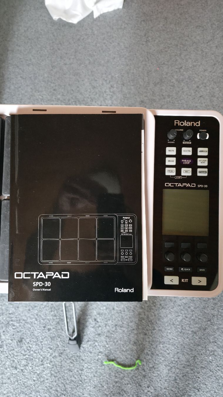 Roland Strumenti musicali: Roland Octapad-30 mit Sitz, Stand, 3 Pedale – Usato da Illighausen venduto da emlyndavies 4