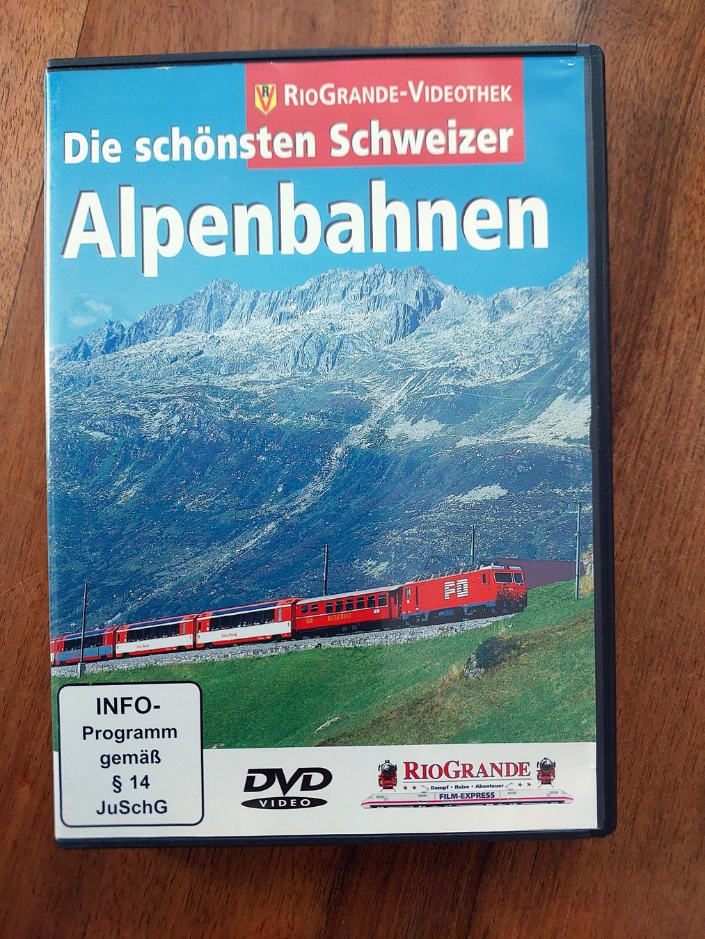 Tutti i DVDs: Die schönsten Schweizer Alpenbahnen - DVD – Usato da Schönenwerd venduto da Steidi