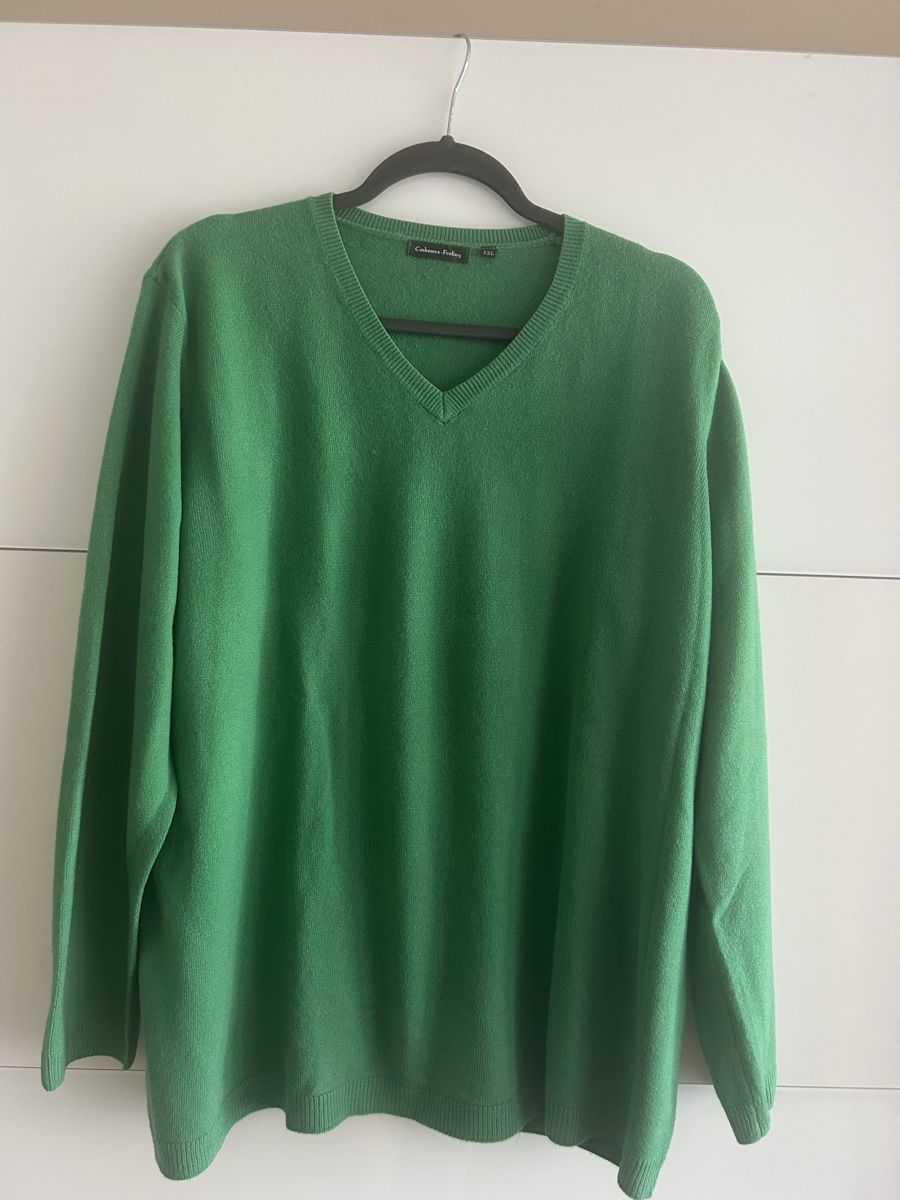 Pullover & Sweatshirts: Grüner Pullover V-Ausschnitt "Cashmere-Feeling" XXL Frühling – Neu (gemäss Beschreibung) aus Oftringen von Jola16