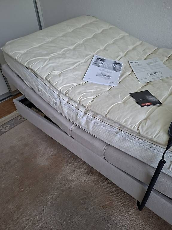 Letti: Boxspringbett mit Fernbedienung – Usato da Hausen AG venduto da Hardi2018 1