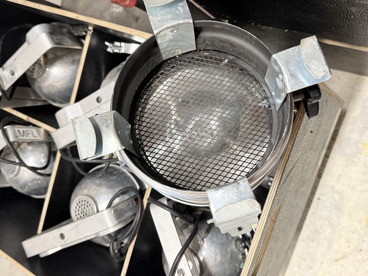 Lampen: PAR, Scheinwerfer, Disco VERMIETUNG – Gebraucht aus Affoltern BE von _Kaeser_ 1