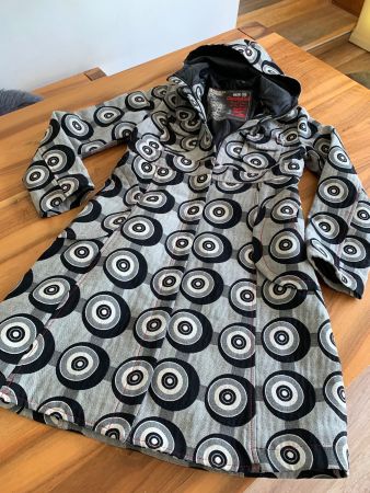 DESIGUAL wunderschöner Kapuzenmantel Grösse 38 wie neu