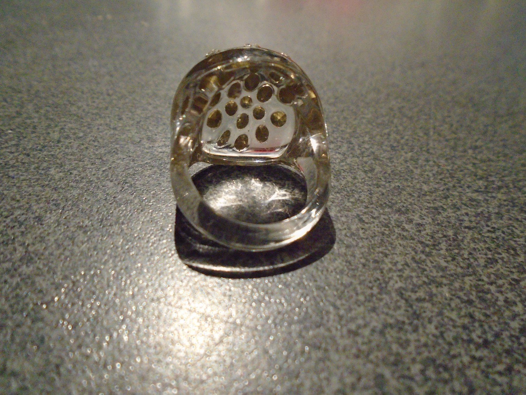 Bagues: Ring weiss/durchsichtig mit Steinchen / rund – D'occasion à Zürich par abraxas1291 1