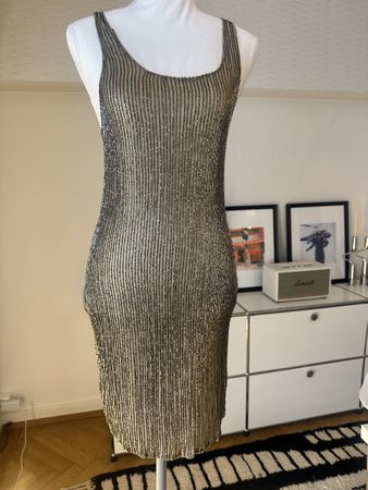 Designerkleid von Sara Berman mit Pailletten