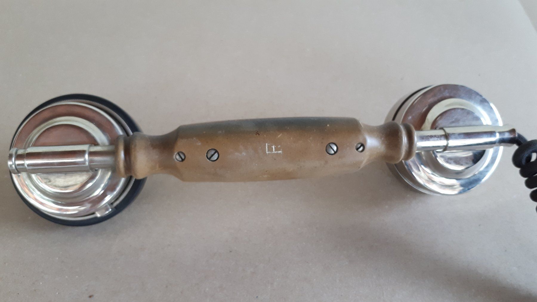 Telefoni: Antiker Telefonhörer Metall Spiralkabel – Usato da Madiswil venduto da 20gls 2