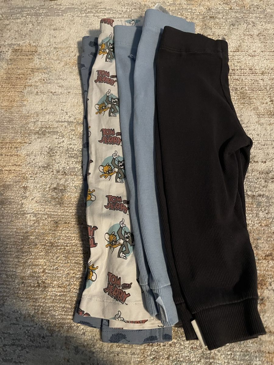 Lotti di vestiti: Clothes set. 11 Trousers & 4 pyjamas. Gr80/86. – Nuovo (secondo la descrizione) da Rüschlikon venduto da Sukhi_H