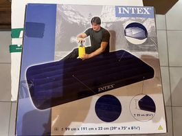 Matelas gonflable Intex 