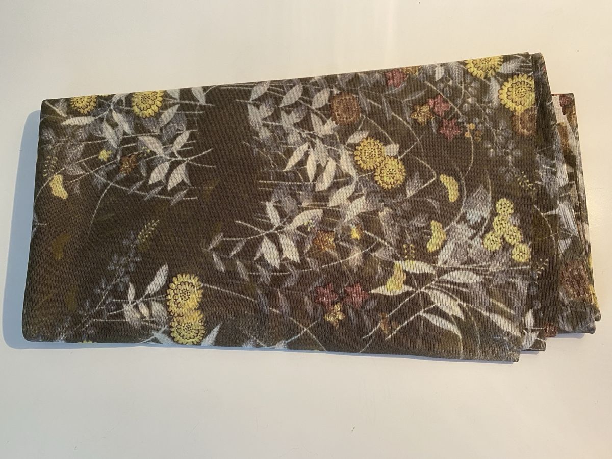 Tessuti: Stoff durchsichtig mit Blumenmuster ca 153-153 – Nuovo (secondo la descrizione) da Flawil venduto da sonnengeist 1