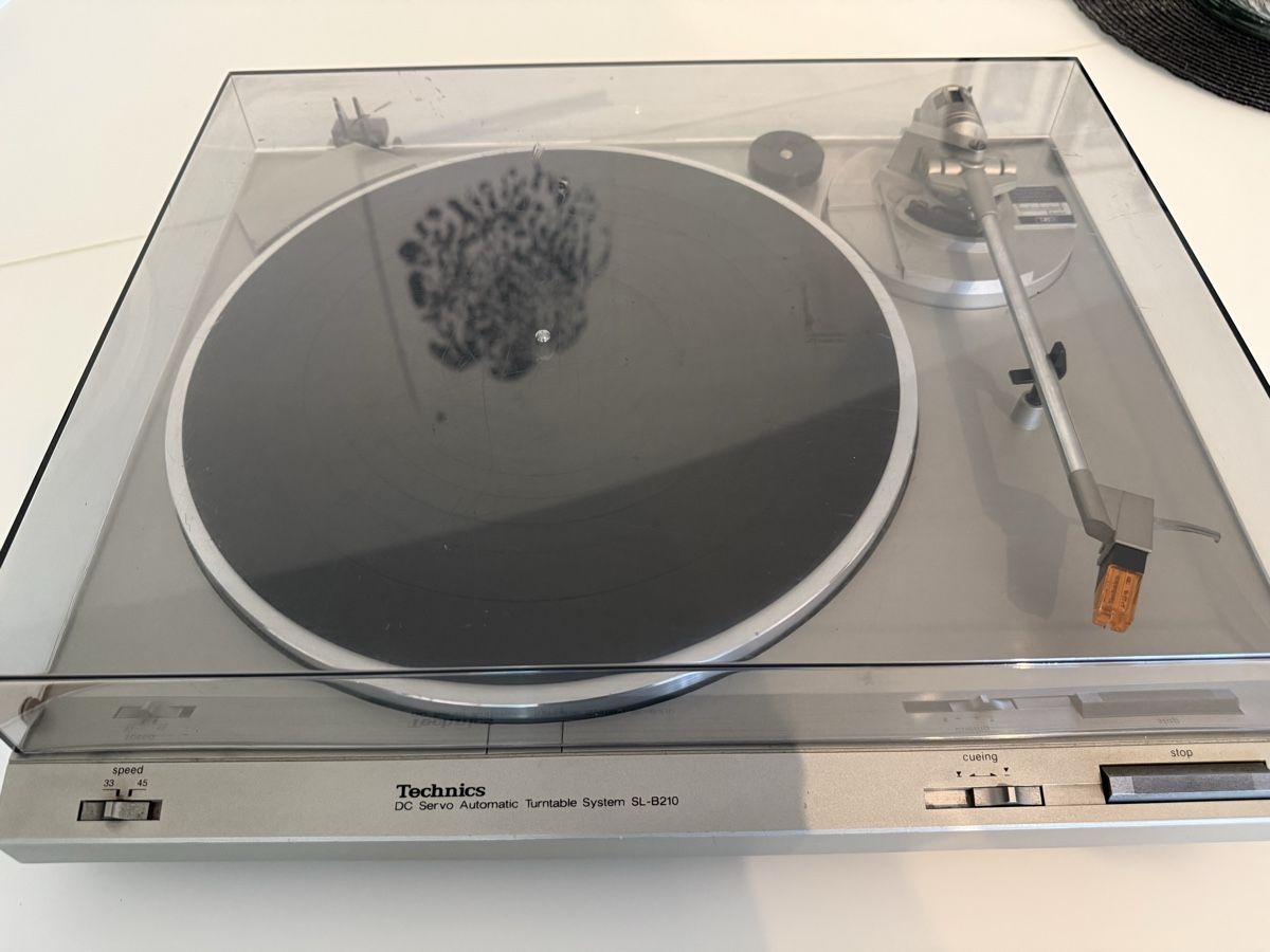 Technics Plattenspieler: Piatto Technics sl -B210 dc servo Automatic . – Gebraucht aus Muttenz von rdo_8cvx
