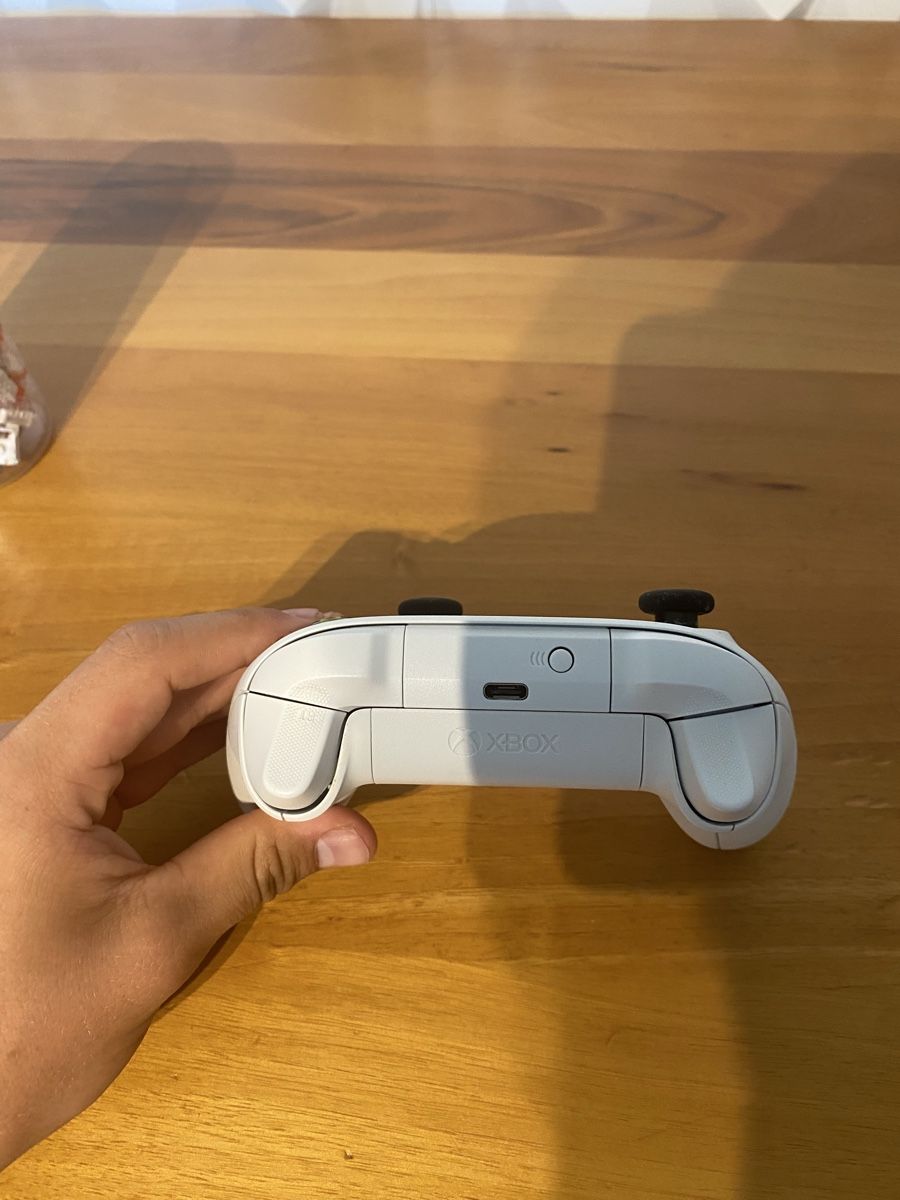 Microsoft Manettes: Xbox Series S Controller – D'occasion à Madetswil par Roberto_Ant 3