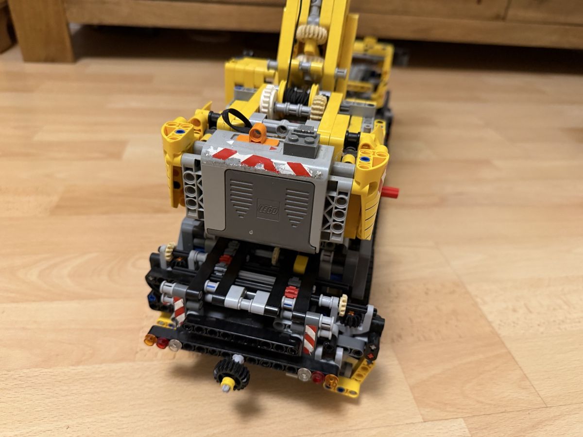 Technics Kit di costruzioni: LEGO Technic Mobiler Schwerlastkran 42009 – Usato da Mirchel venduto da Hilal1994 7