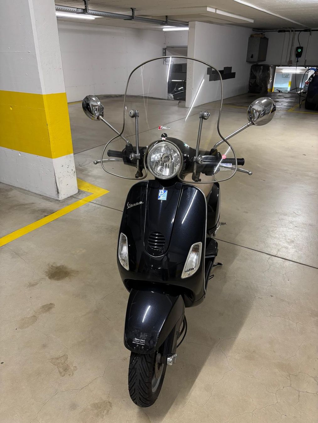 Vespa Scooter: Vespa LX 125_Schwarz – Usato da Zürich venduto da na_monn26 2