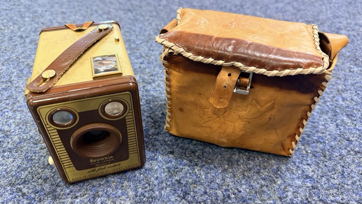 Kodak Appareil photo: Kodak Brownie Six-20 Model F – D'occasion à Uitikon Waldegg par AndersWohoo