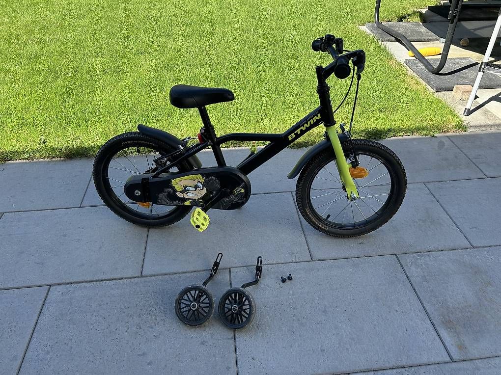 Biciclette: Kinderfahrrad BTWIN 16" Dark Hero 500 – Usato da Heimberg venduto da ByGa34