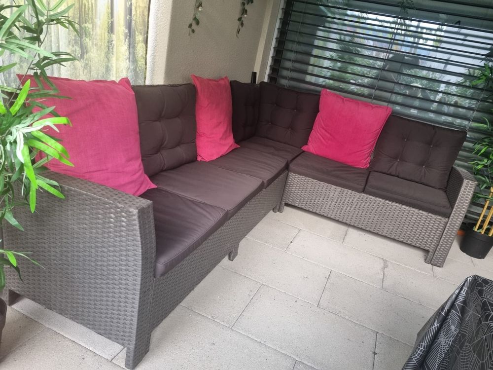 Rattan Sitzlounge + Kissen + Tisch (Garten, Balkon, Möbel) Kaufen auf