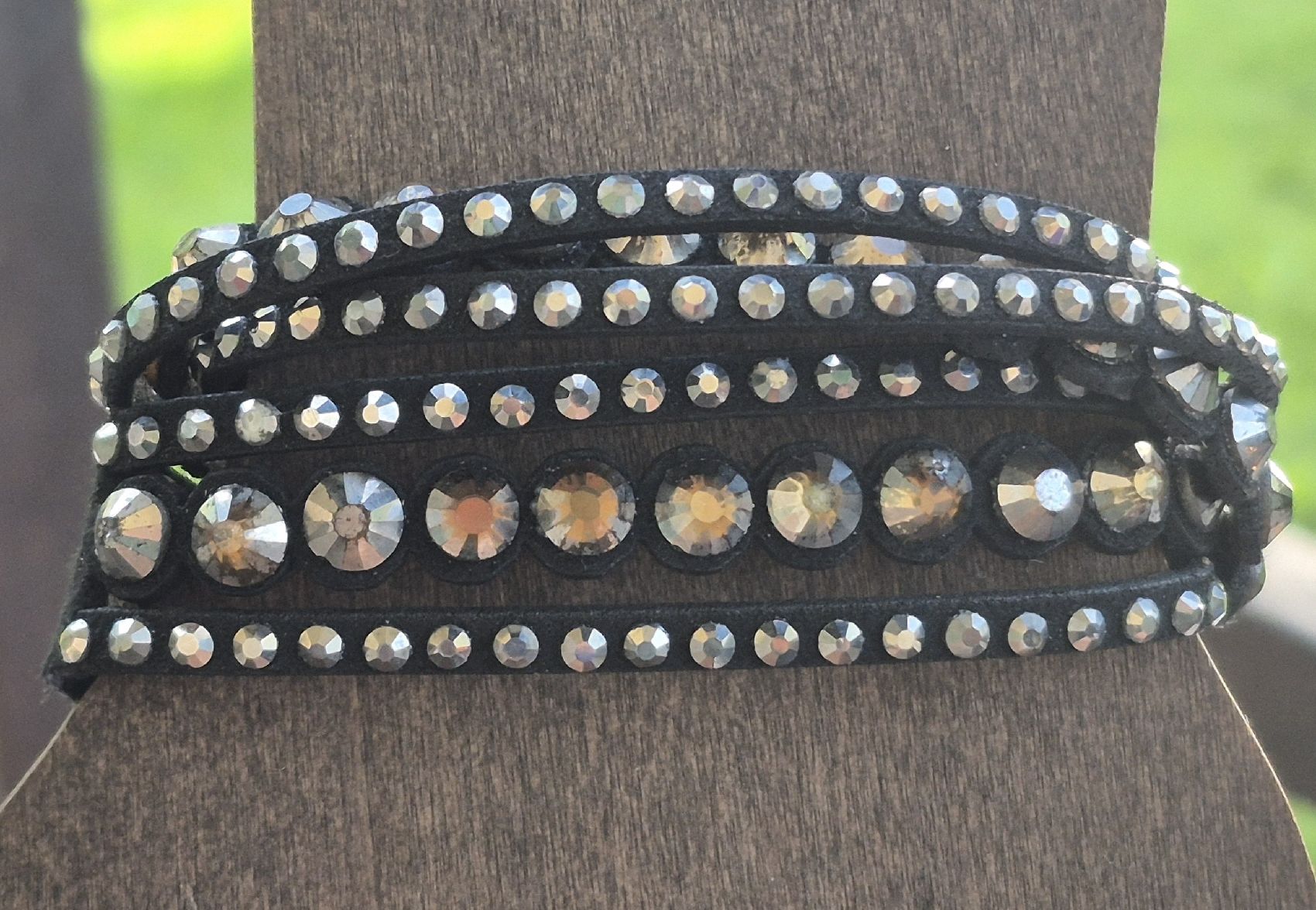 Bracciali & Braccialetti: Bracciale  nero con strass multipli – Usato da Giubiasco venduto da Stefaniav