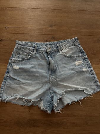 Bershka Denim Shorts in Grösse 36/38