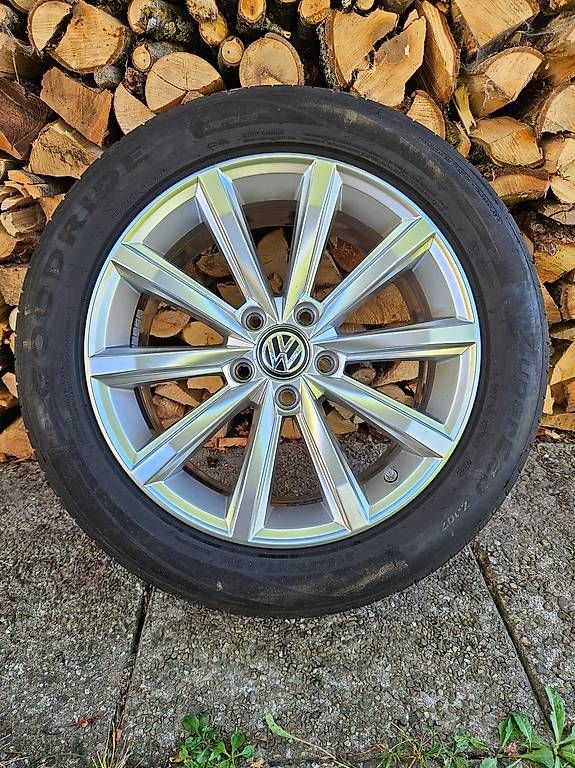 Pneus & Roues: Räder kpl. VW Passat – D'occasion à Ernetschwil par 8725 1