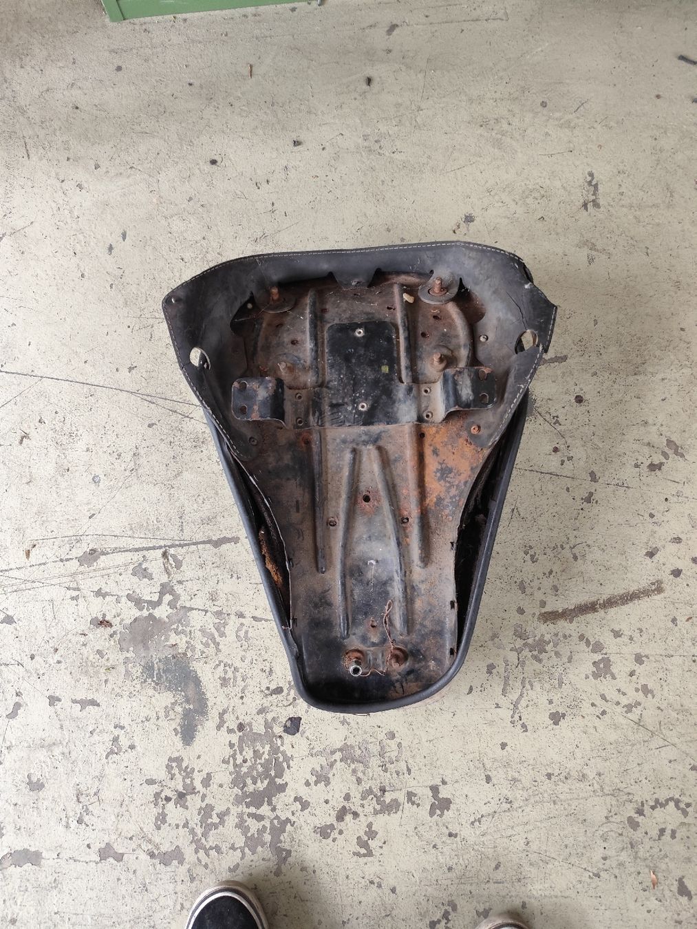 Toutes les pièces détachées moto: Sattel Harley Schovelhead – D'occasion à Brunnen par Hirm1 1
