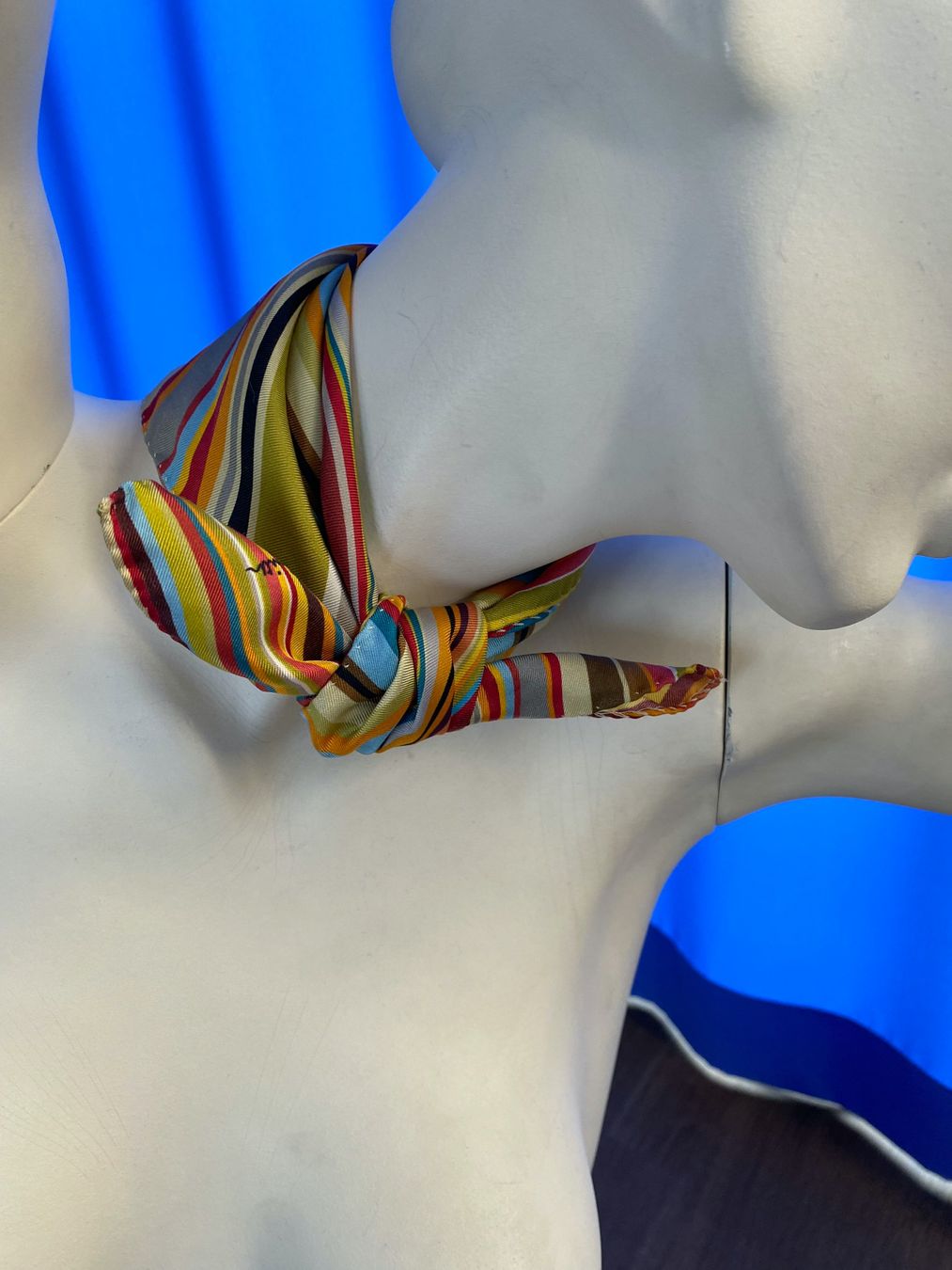 Paul Smith Foulard & Sciarpe: art deco jade set + paul smith halstuch seide + rituals box – Usato da Mels venduto da Adnoh 2