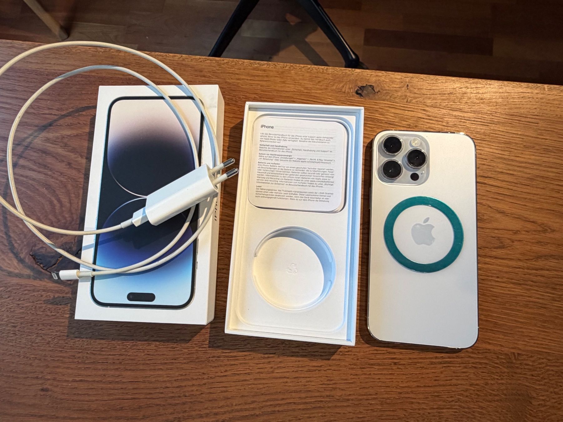 Apple Handys / Smartphones: iPhone 14 Pro Max mit 256 GB und Ladekabel – Gebraucht aus Frauenfeld von Flomarket