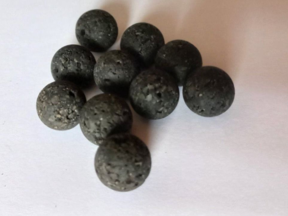Pietre preziose: 10 Stk. Lava Steine D:12mm, mit Loch – Nuovo e nell'imballaggio originale da Winistorf venduto da acreativ2 1