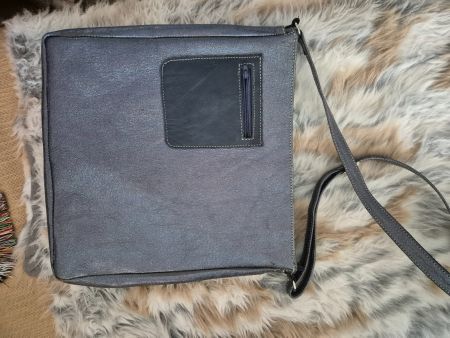 Magnifique sac bandouliere bleu irisé paillette